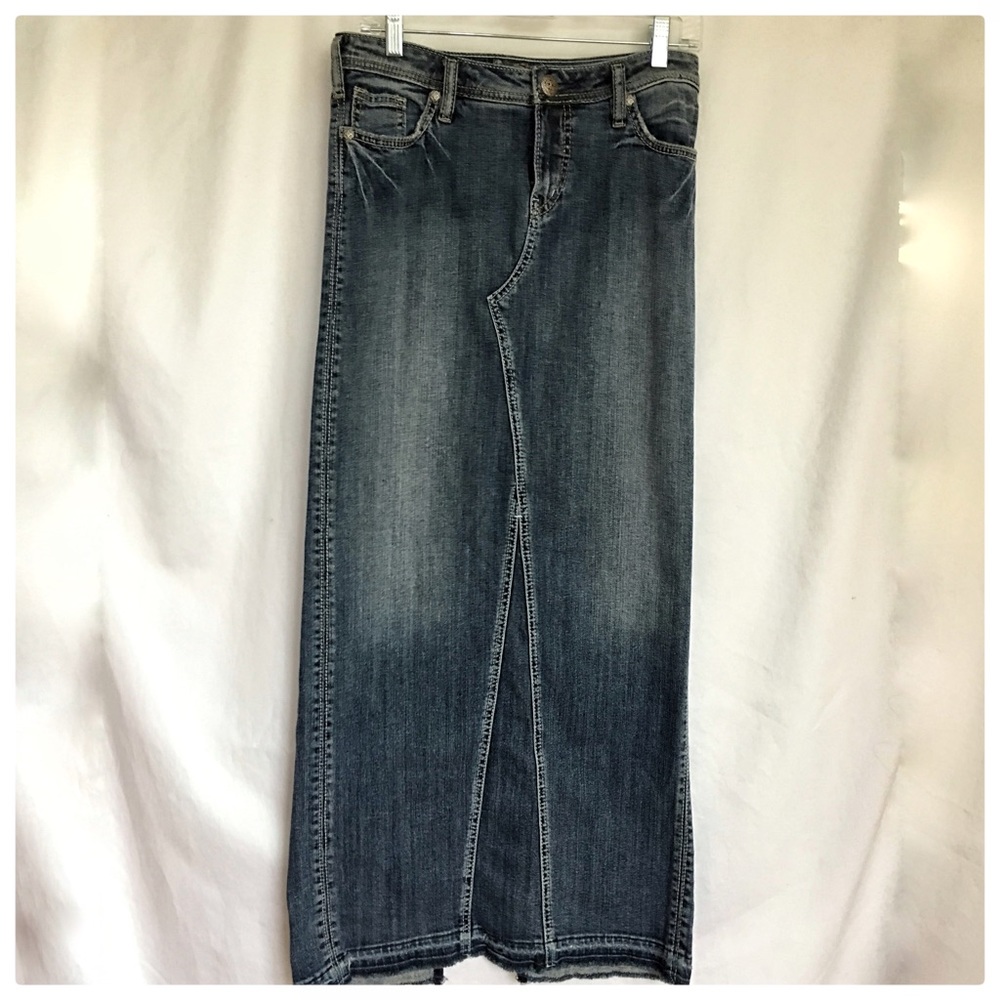 Great Long denim flared skirt, size 27. Front vent